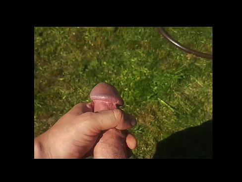 ❤️ Hot hottie si fa scopare la figa rosa e sborra con uno squirt in un giardino estivo Porno fbal it.hochu-sex-tomsk.ru ❤️